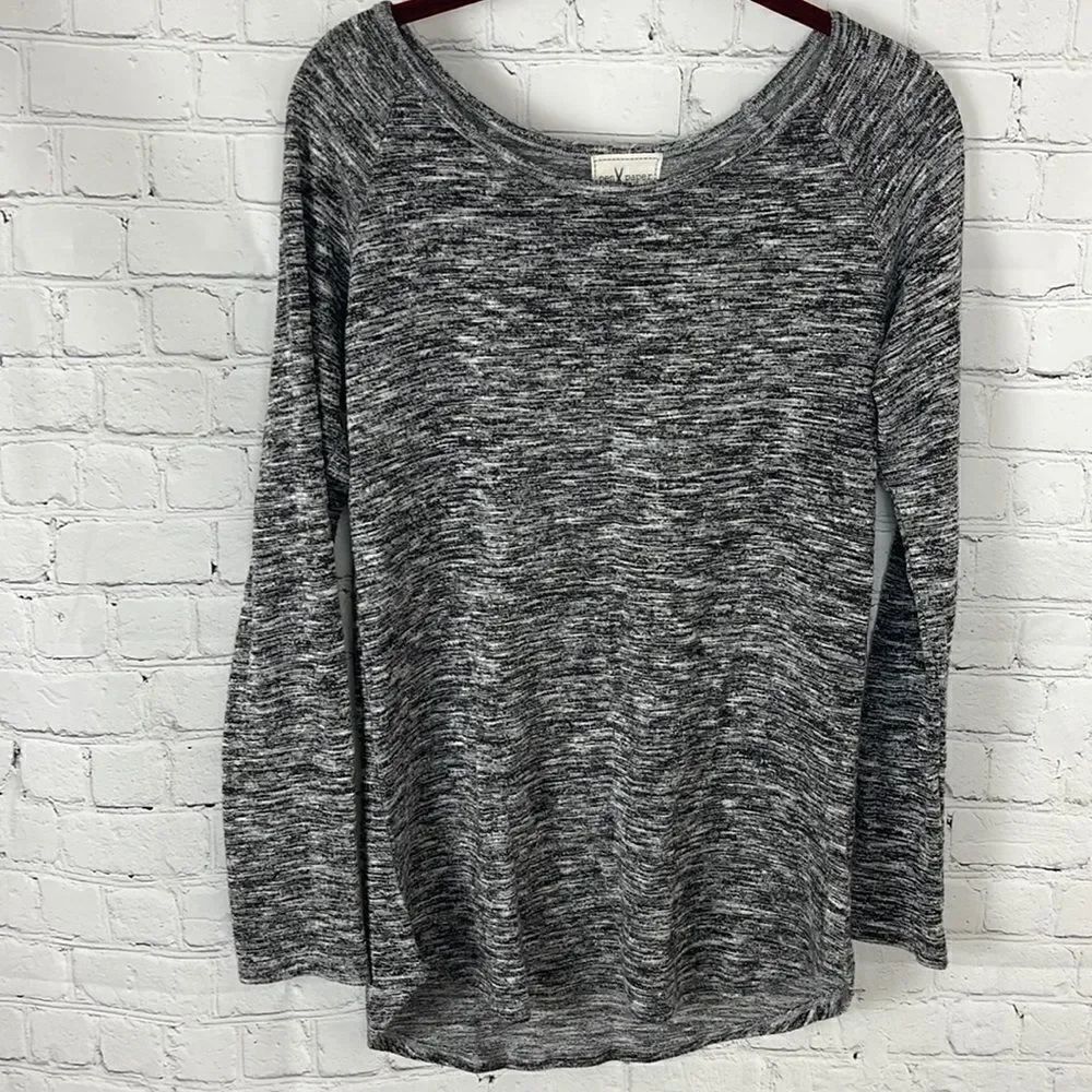 Pen Paper Gray and White Long Sleeve Shirt